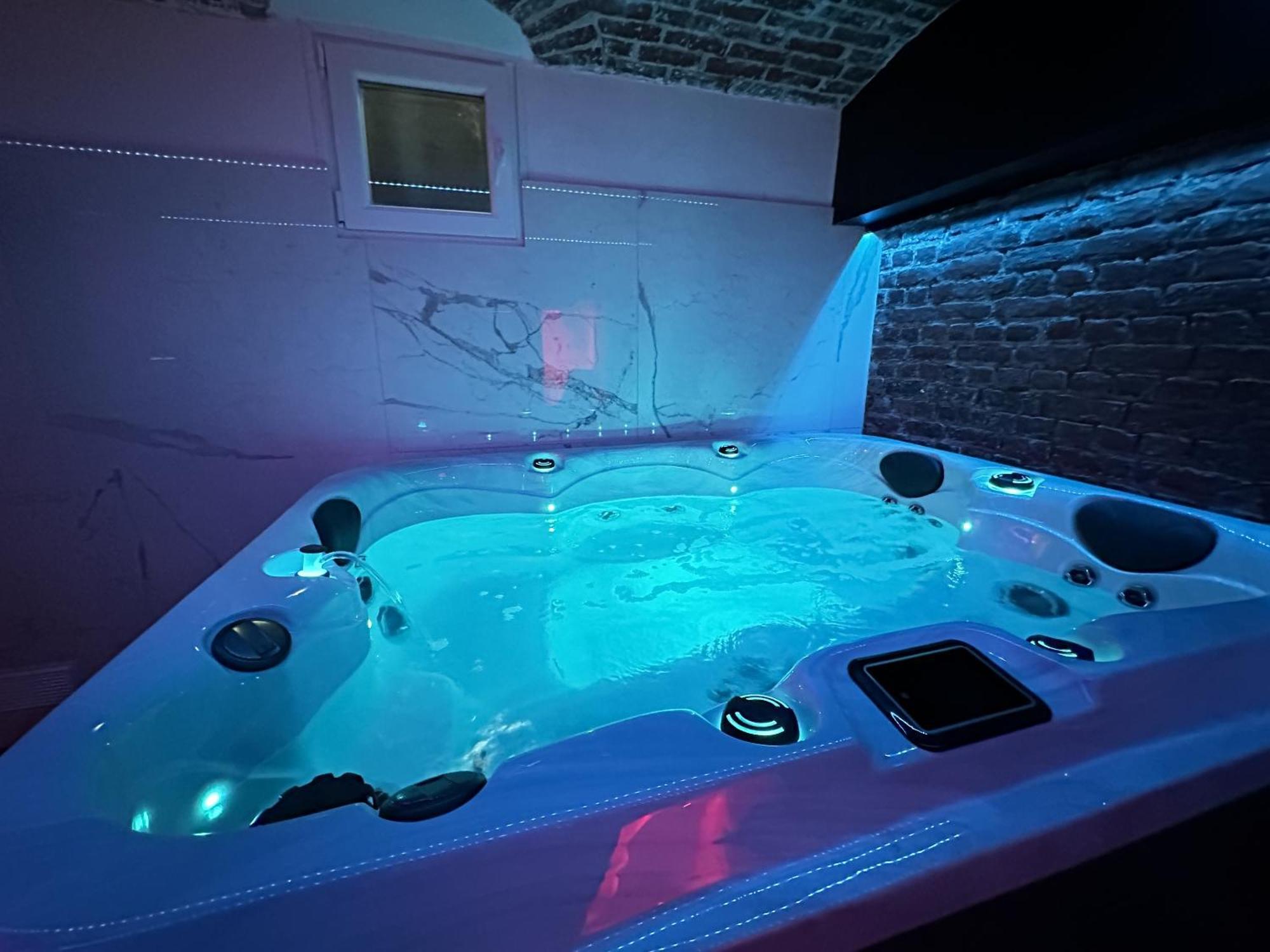 Le Bijou - Appartement, Sauna Et Jacuzzi - Lille Exterior photo